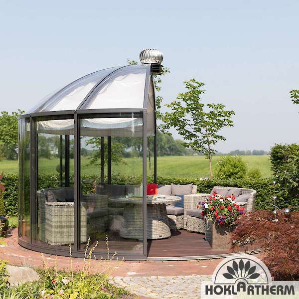 Der drehbare Pavillon Rondo von Hoklartherm ermöglicht eine 360°-Ausrichtung zur Sonne