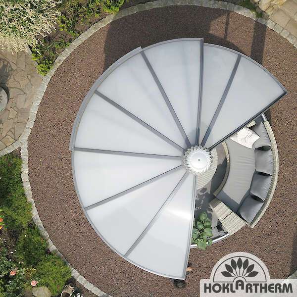Der Pavillon Rondo von Hoklartherm ist in verschiedenen Dachvarianten erhältlich