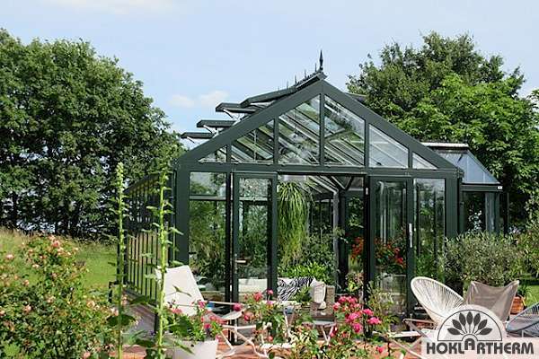 Glass greenhouse with bay window in anthracite.
