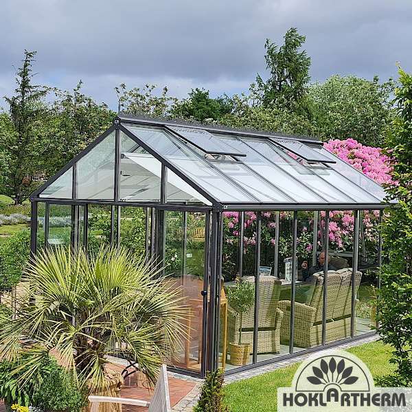 Freestanding glass greenhouse Livingten in the Park der Gärten (