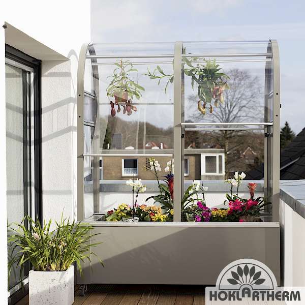 Urban Gardening mit einem Balkongewächshaus Terra von Hoklartherm